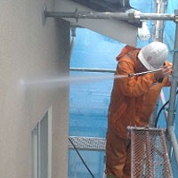 屋根塗装・外壁塗装の高圧洗浄の必要性