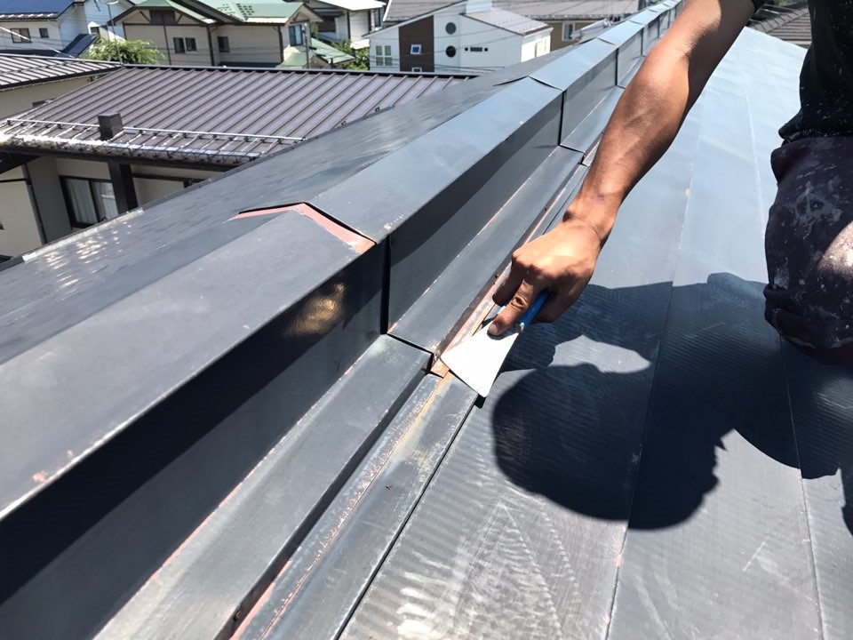 トタン屋根の塗装工程